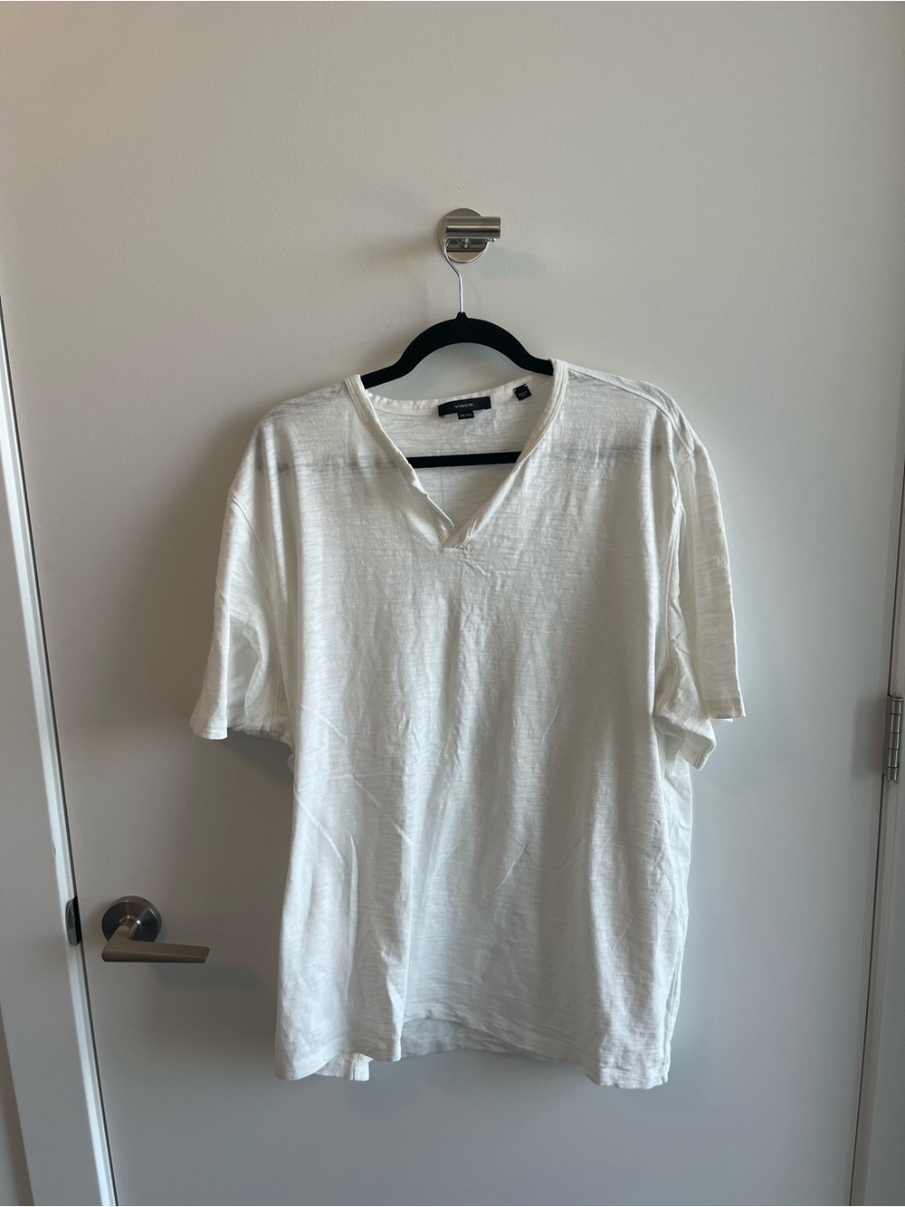 Vince Men's White V-Neck Short Sleeve Shirt
